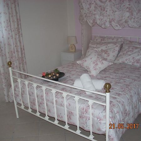 Iris Apartments Apolpaina ภายนอก รูปภาพ
