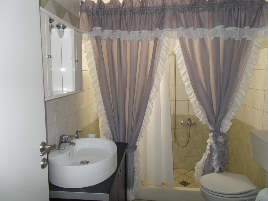 Iris Apartments Apolpaina ภายนอก รูปภาพ